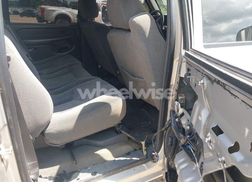 Photo 8 of 2005 Chevrolet Silverado 1500 LS (VIN 2GCEC13T751193283)