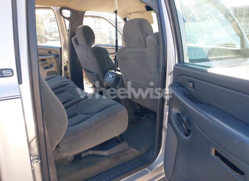 Photo 8 of 2005 Chevrolet Silverado 1500 LS (VIN 2GCEC13T851114901)