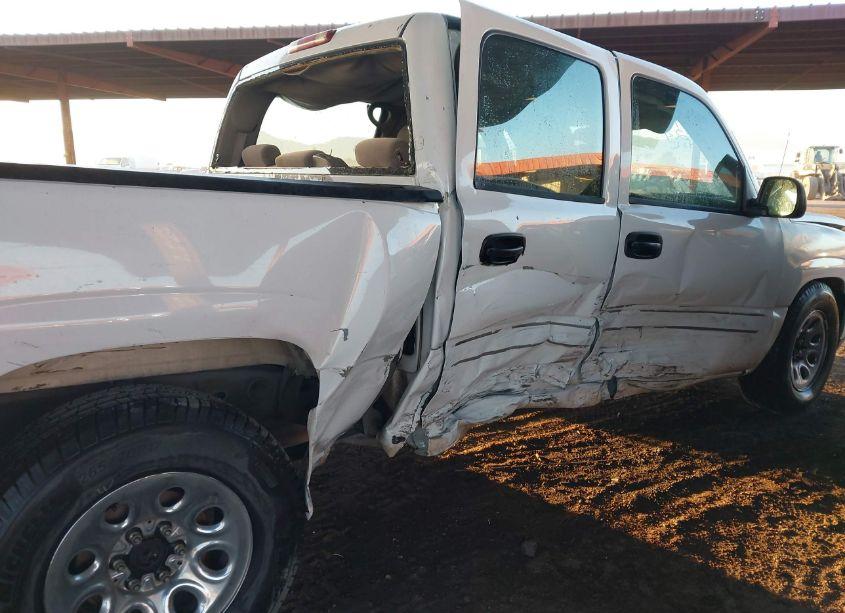Photo 6 of 2005 Chevrolet Silverado 1500 LS (VIN 2GCEC13T851293831)