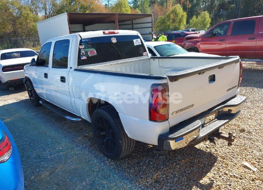 Photo 3 of 2004 Chevrolet Silverado 1500 LS (VIN 2GCEC13T941373170)