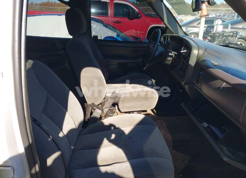 Photo 5 of 2004 Chevrolet Silverado 1500 LS (VIN 2GCEC13T941373170)