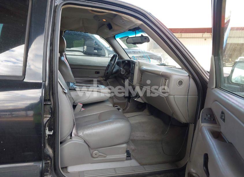 Photo 5 of 2005 Chevrolet Silverado 1500 LS (VIN 2GCEC13T951113384)