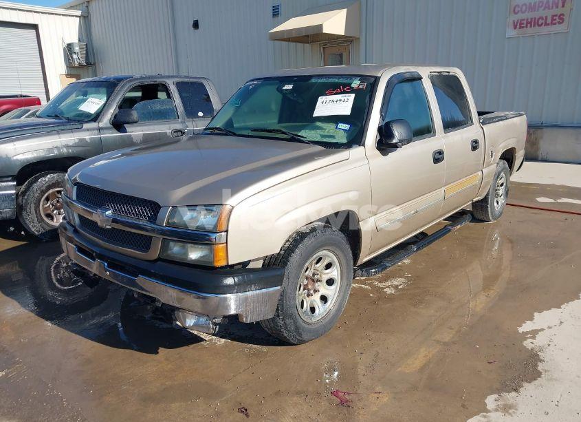Photo 2 of 2005 Chevrolet Silverado 1500 LS (VIN 2GCEC13T951394523)