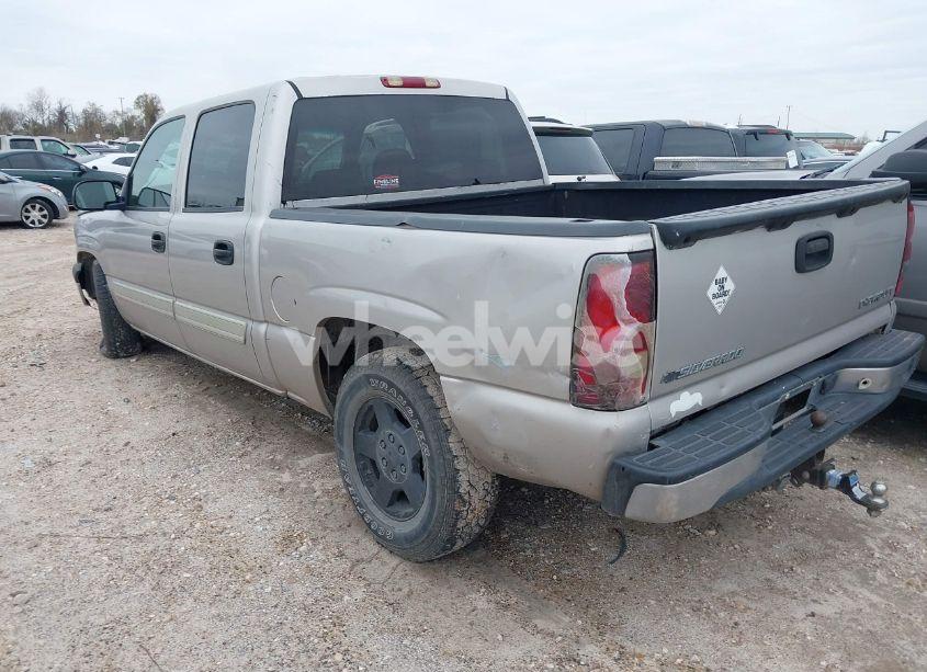 Photo 3 of 2004 Chevrolet Silverado 1500 LS (VIN 2GCEC13TX41417631)