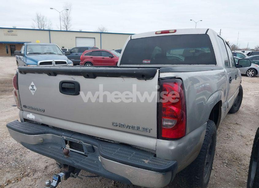 Photo 4 of 2004 Chevrolet Silverado 1500 LS (VIN 2GCEC13TX41417631)