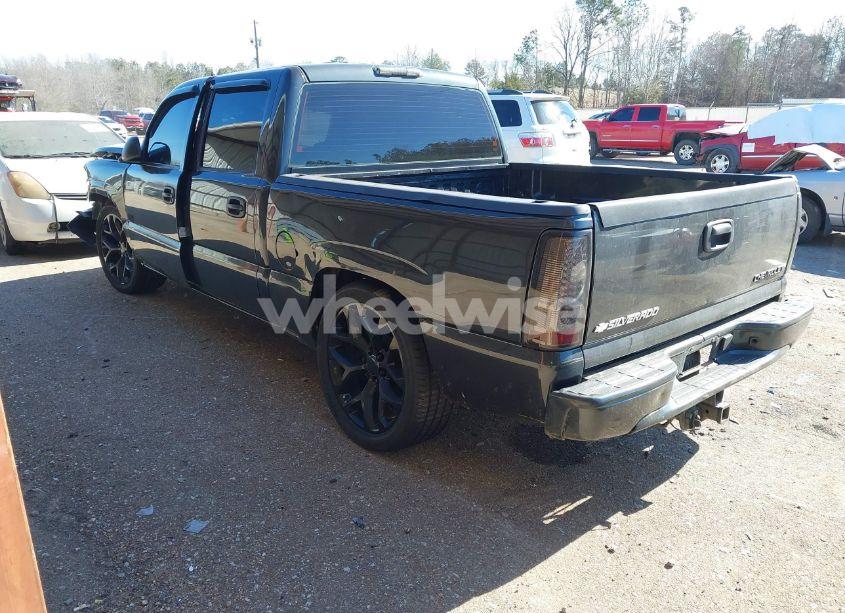 Photo 3 of 2005 Chevrolet Silverado 1500 LS (VIN 2GCEC13TX51244808)