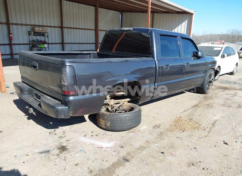 Photo 4 of 2005 Chevrolet Silverado 1500 LS (VIN 2GCEC13TX51244808)