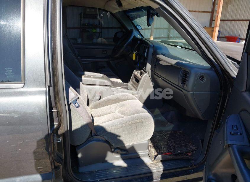 Photo 5 of 2005 Chevrolet Silverado 1500 LS (VIN 2GCEC13TX51244808)