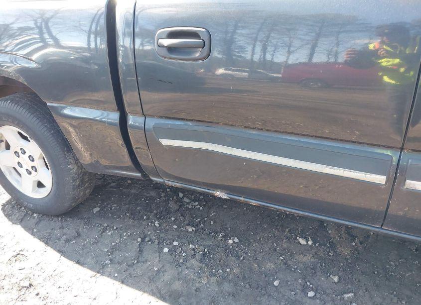 Photo 6 of 2005 Chevrolet Silverado 1500 LS (VIN 2GCEC13TX51249488)