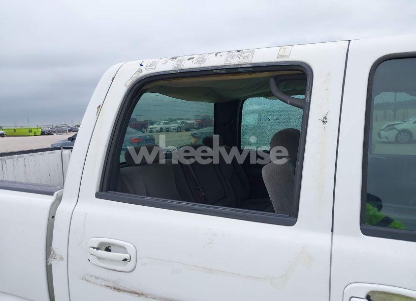 Photo 13 of 2005 Chevrolet Silverado 1500 LS (VIN 2GCEC13TX51264590)