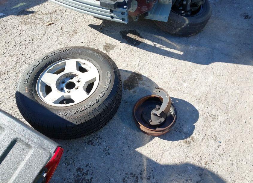 Photo 12 of 2005 Chevrolet Silverado 1500 LS (VIN 2GCEC13TX51369873)