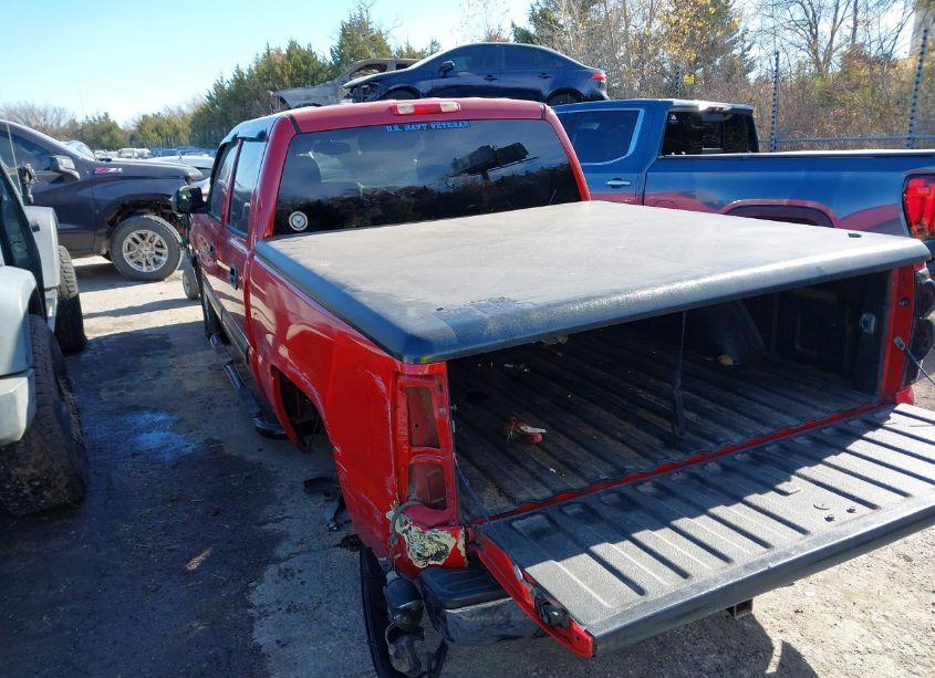 Photo 3 of 2005 Chevrolet Silverado 1500 LS (VIN 2GCEC13TX51369873)
