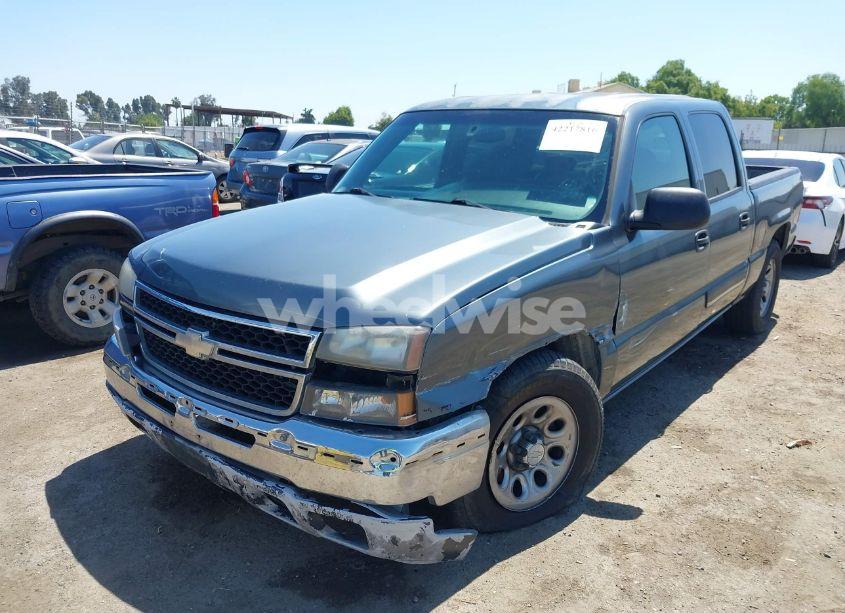 Photo 2 of 2006 Chevrolet Silverado 1500 LT1 (VIN 2GCEC13TX61157587)