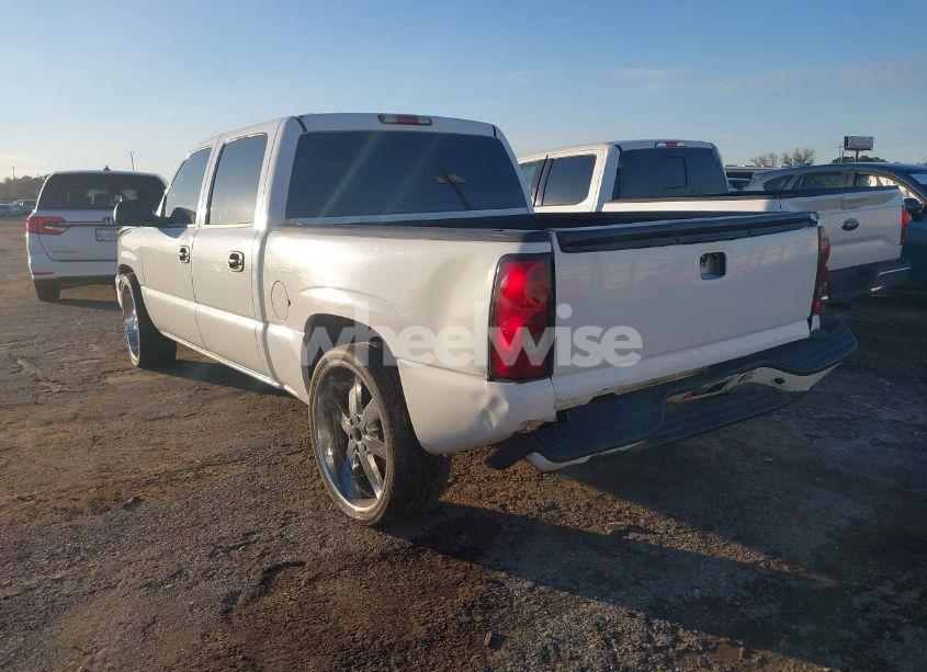 Photo 3 of 2006 Chevrolet Silverado 1500 LS (VIN 2GCEC13V561231211)