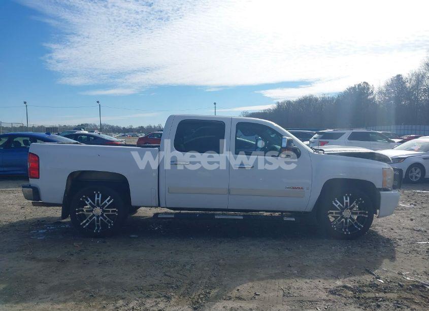Photo 12 of 2007 Chevrolet Silverado 1500 LTZ (VIN 2GCEC13Y671633069)