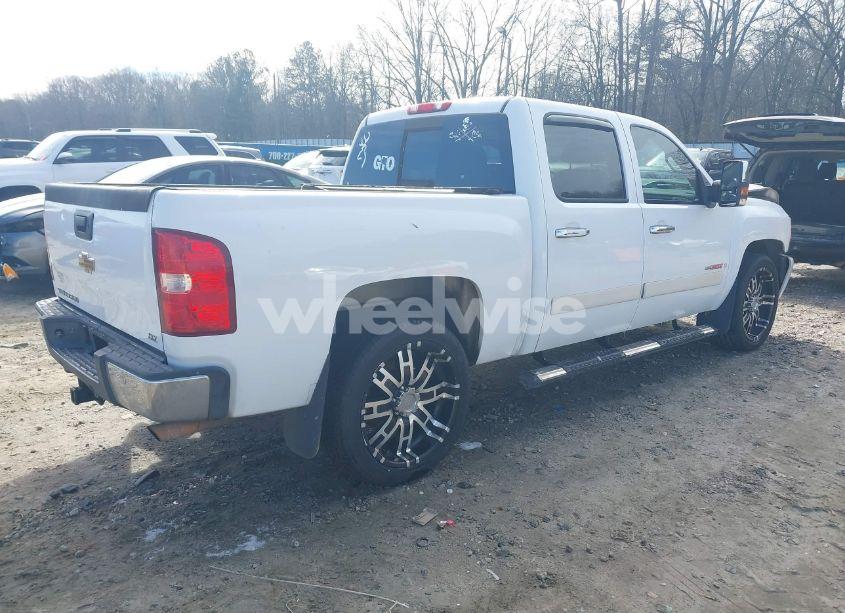Photo 4 of 2007 Chevrolet Silverado 1500 LTZ (VIN 2GCEC13Y671633069)
