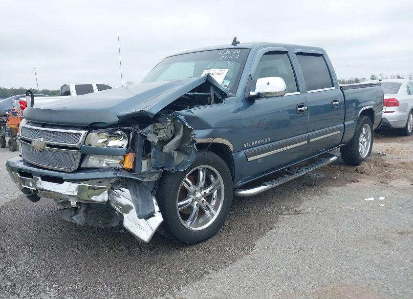 Photo 2 of 2006 Chevrolet Silverado 1500 LT1 (VIN 2GCEC13Z761289002)