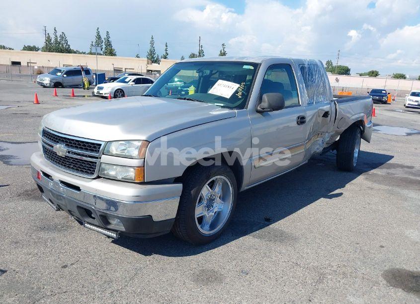 Photo 2 of 2007 Chevrolet Silverado 1500 CLASSIC LT1 (VIN 2GCEC13Z771147900)