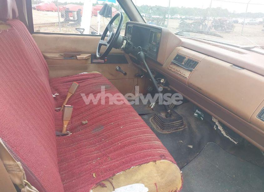 Photo 5 of 1990 Chevrolet Gmt-400 C1500 (VIN 2GCEC14K0L1181608)