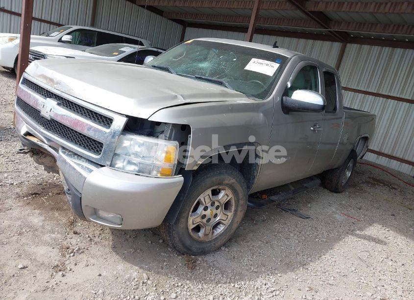 Photo 2 of 2008 Chevrolet Silverado 1500 LT1 (VIN 2GCEC190081326368)
