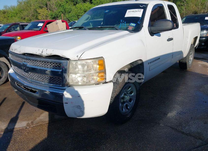 Photo 2 of 2009 Chevrolet Silverado 1500 LS (VIN 2GCEC19C191131018)