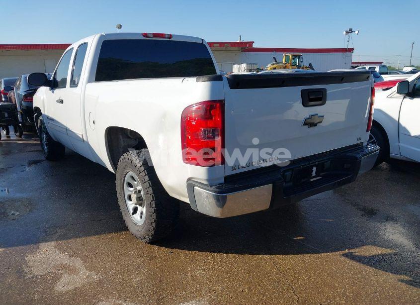 Photo 3 of 2009 Chevrolet Silverado 1500 LS (VIN 2GCEC19C191131018)