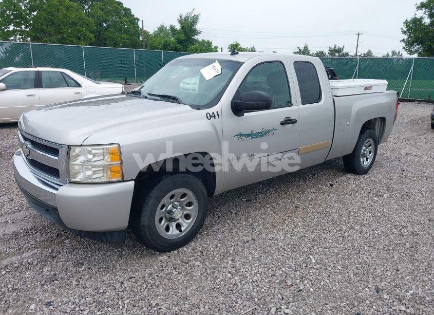Photo 2 of 2007 Chevrolet Silverado 1500 LT1 (VIN 2GCEC19C471695453)