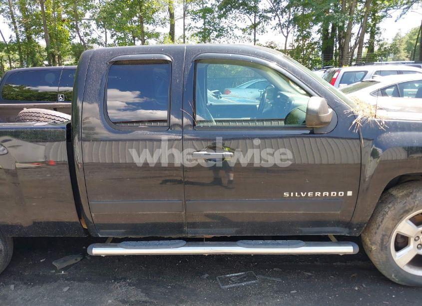 Photo 13 of 2007 Chevrolet Silverado 1500 LT1 (VIN 2GCEC19C671730011)