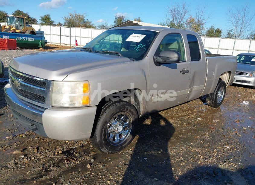 Photo 2 of 2007 Chevrolet Silverado 1500 LT1 (VIN 2GCEC19C871534507)
