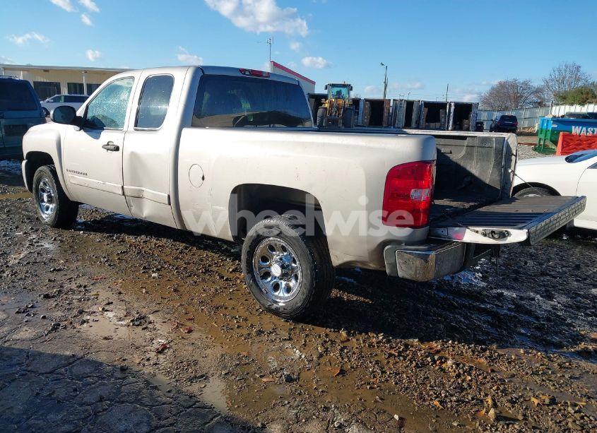 Photo 3 of 2007 Chevrolet Silverado 1500 LT1 (VIN 2GCEC19C871534507)