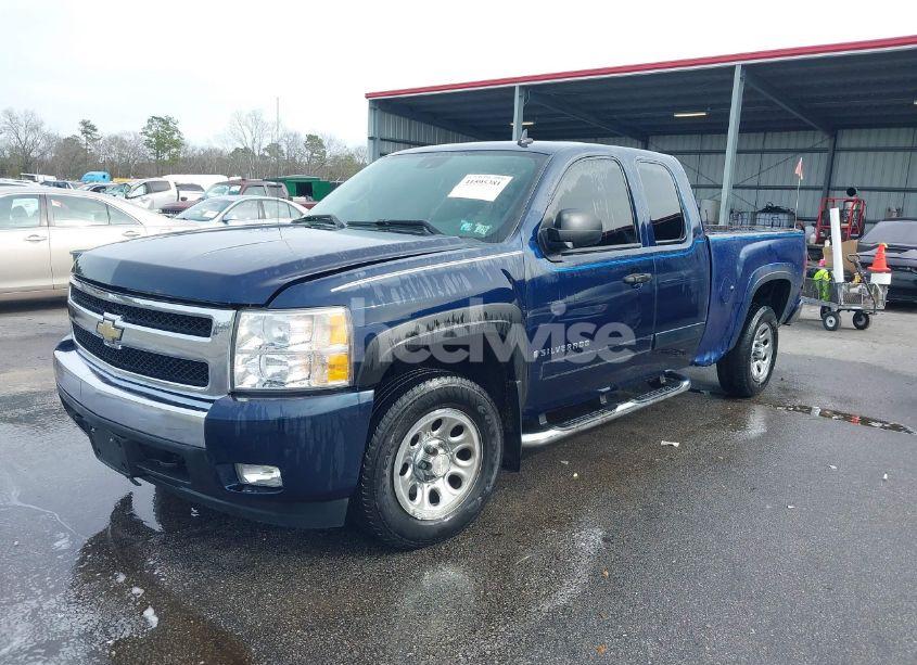 Photo 2 of 2007 Chevrolet Silverado 1500 LT1 (VIN 2GCEC19C871611411)