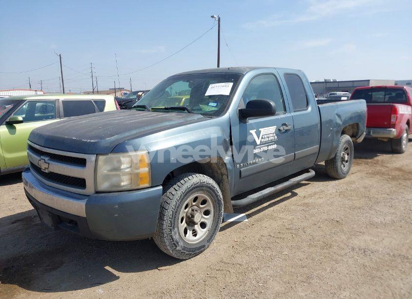 Photo 2 of 2007 Chevrolet Silverado 1500 LT1 (VIN 2GCEC19C871677599)