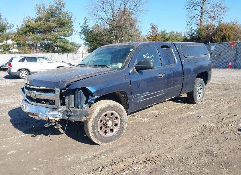 Photo 2 of 2008 Chevrolet Silverado 1500 LT1 (VIN 2GCEC19CX81272149)