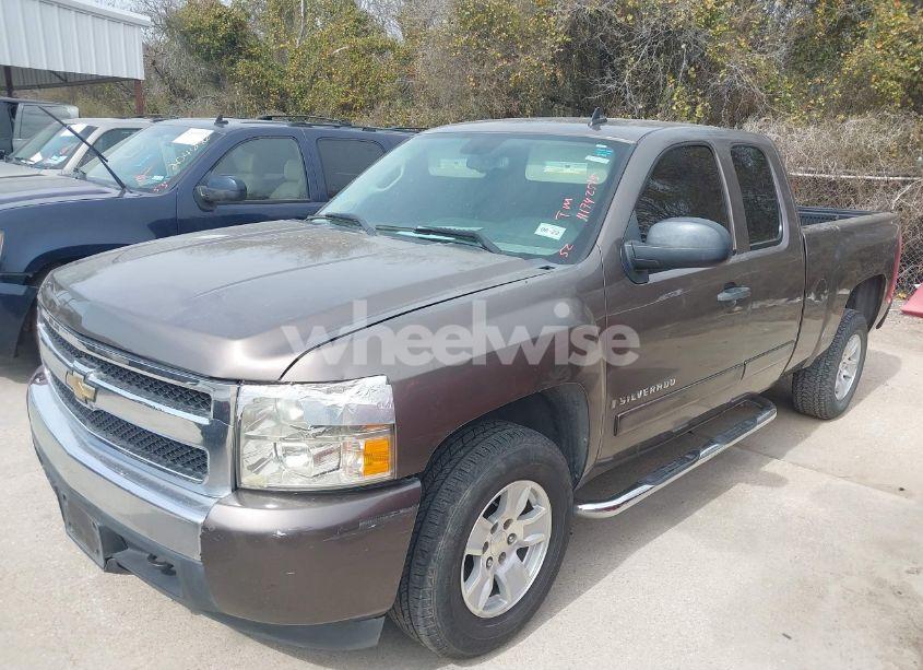 Photo 2 of 2008 Chevrolet Silverado 1500 LT1 (VIN 2GCEC19J381213233)