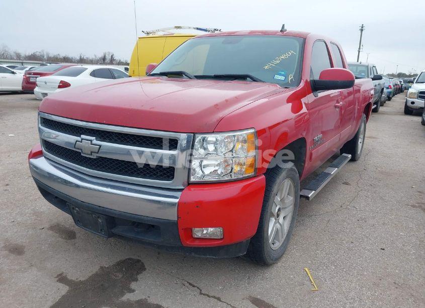 Photo 2 of 2008 Chevrolet Silverado 1500 LT1 (VIN 2GCEC19J581317917)