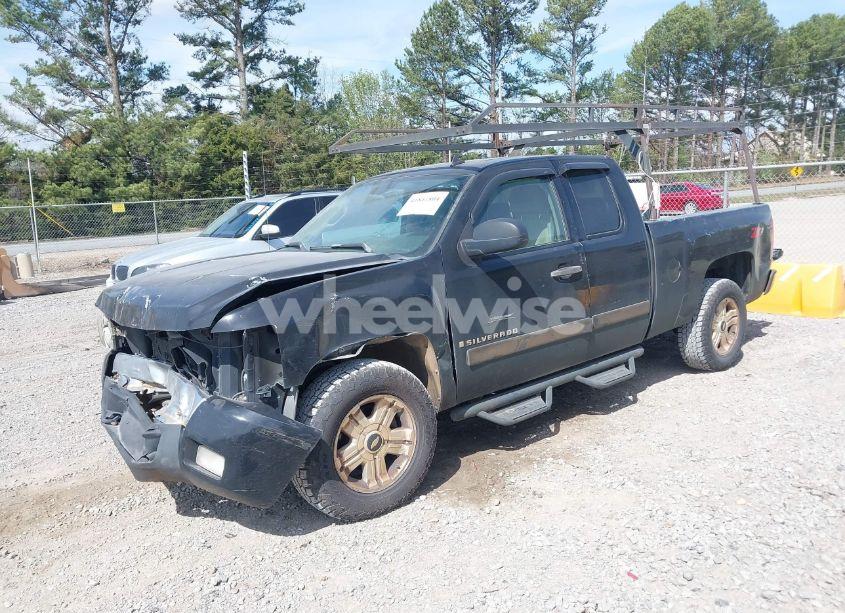 Photo 2 of 2007 Chevrolet Silverado 1500 LT1 (VIN 2GCEC19J671591822)