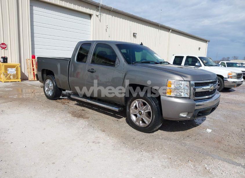 2007 Chevrolet Silverado 1500 LT2 (VIN 2GCEC19J771721896) main photo