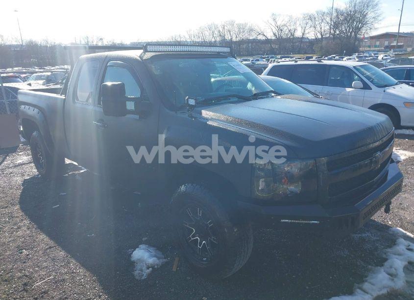 2007 Chevrolet Silverado 1500 LT1/LT2/LTZ/WORK TRUCK (VIN 2GCEC19J971584752) main photo