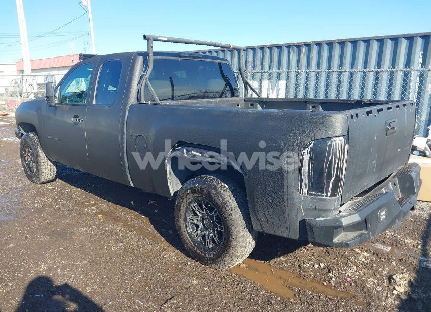 Photo 3 of 2007 Chevrolet Silverado 1500 LT1/LT2/LTZ/WORK TRUCK (VIN 2GCEC19J971584752)