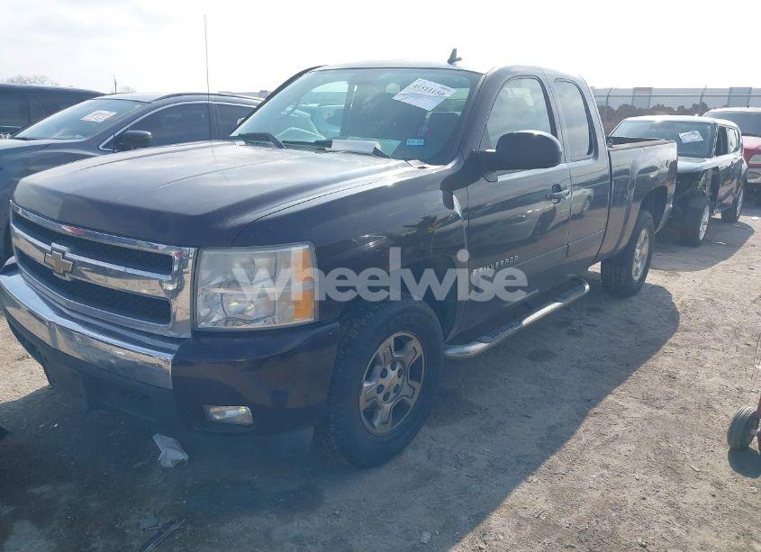 Photo 2 of 2008 Chevrolet Silverado 1500 LT1 (VIN 2GCEC19J981145682)