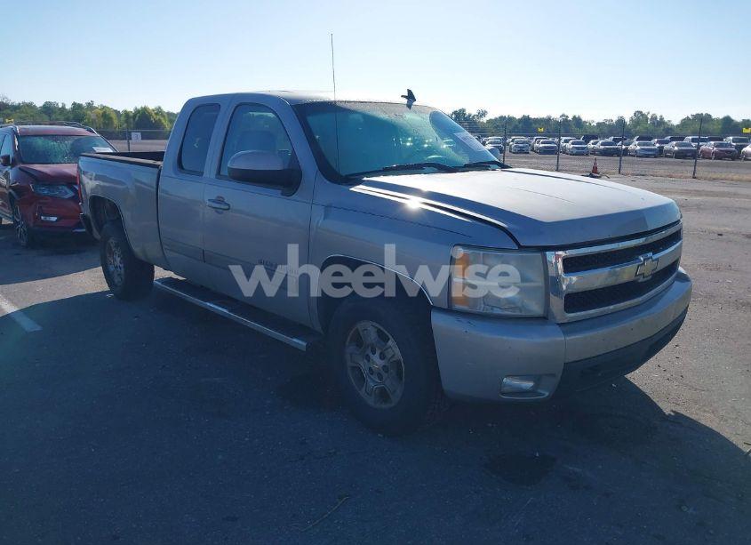 2007 Chevrolet Silverado 1500 LTZ (VIN 2GCEC19JX71609738) main photo