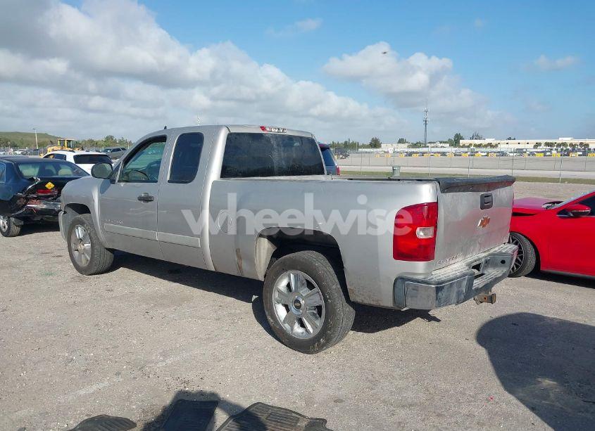 Photo 3 of 2008 Chevrolet Silverado 1500 LT1 (VIN 2GCEC19JX81124243)