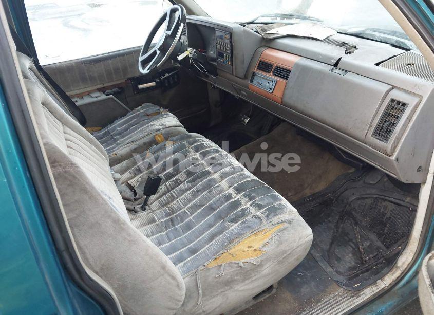 Photo 5 of 1992 Chevrolet Gmt-400 C1500 (VIN 2GCEC19K2N1181105)