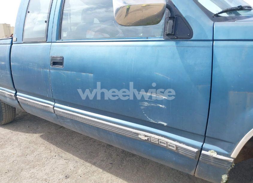 Photo 6 of 1992 Chevrolet Gmt-400 C1500 (VIN 2GCEC19K2N1251847)