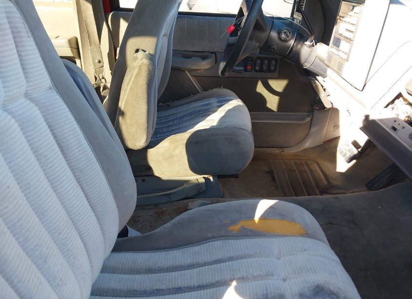 Photo 5 of 1994 Chevrolet Gmt-400 C1500 (VIN 2GCEC19K2R1249330)