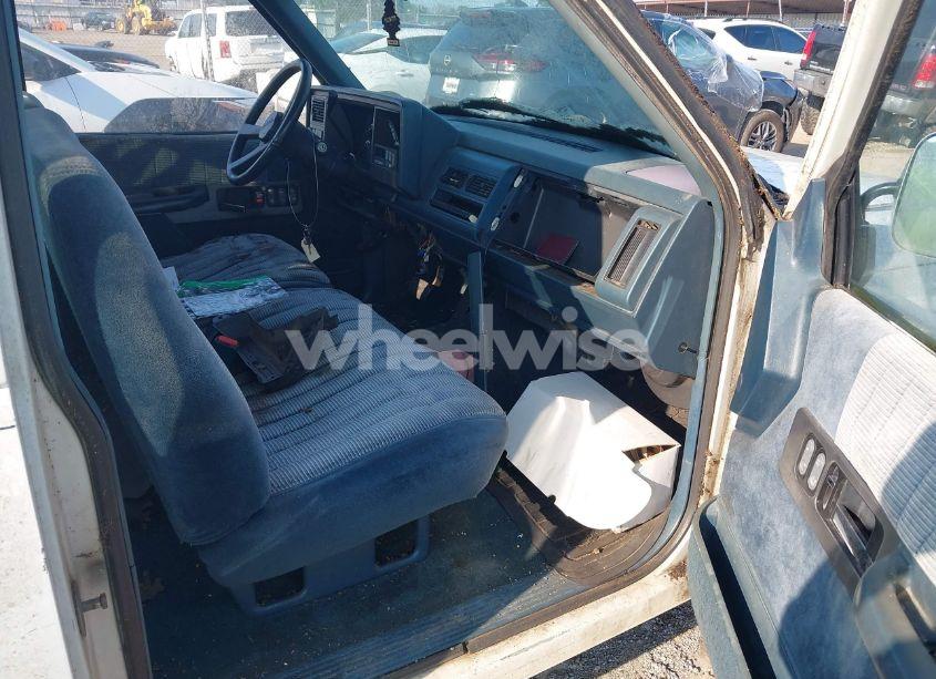 Photo 5 of 1990 Chevrolet Gmt-400 C1500 (VIN 2GCEC19K3L1212276)