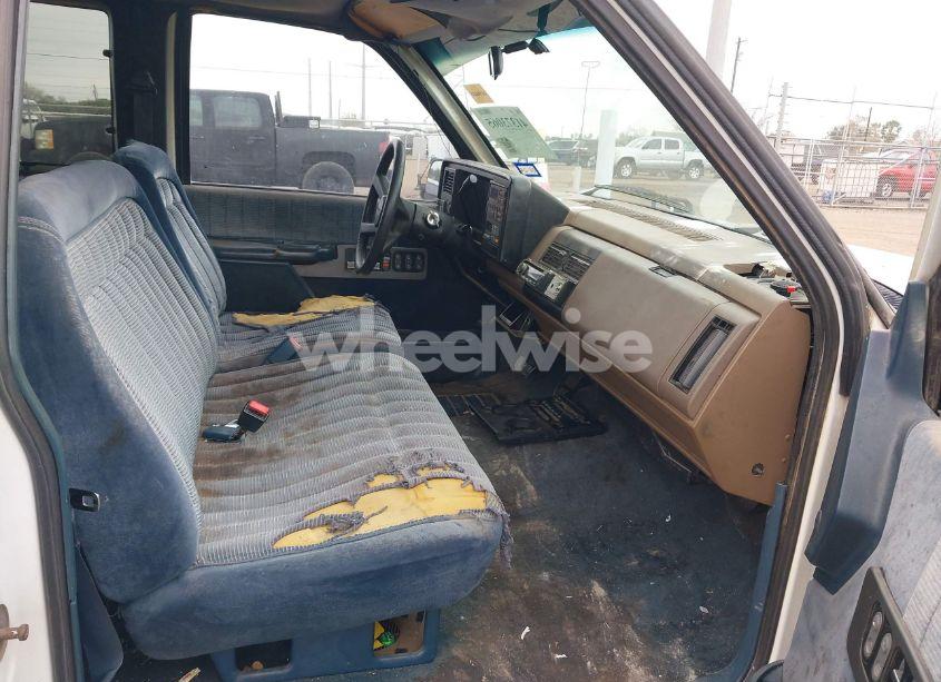 Photo 5 of 1991 Chevrolet Gmt-400 C1500 (VIN 2GCEC19K3M1205491)