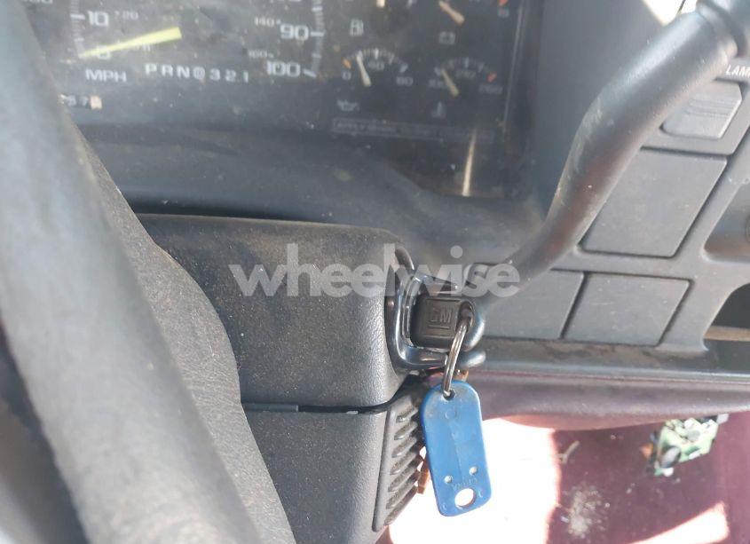 Photo 11 of 1995 Chevrolet Gmt-400 C1500 (VIN 2GCEC19K3S1305202)