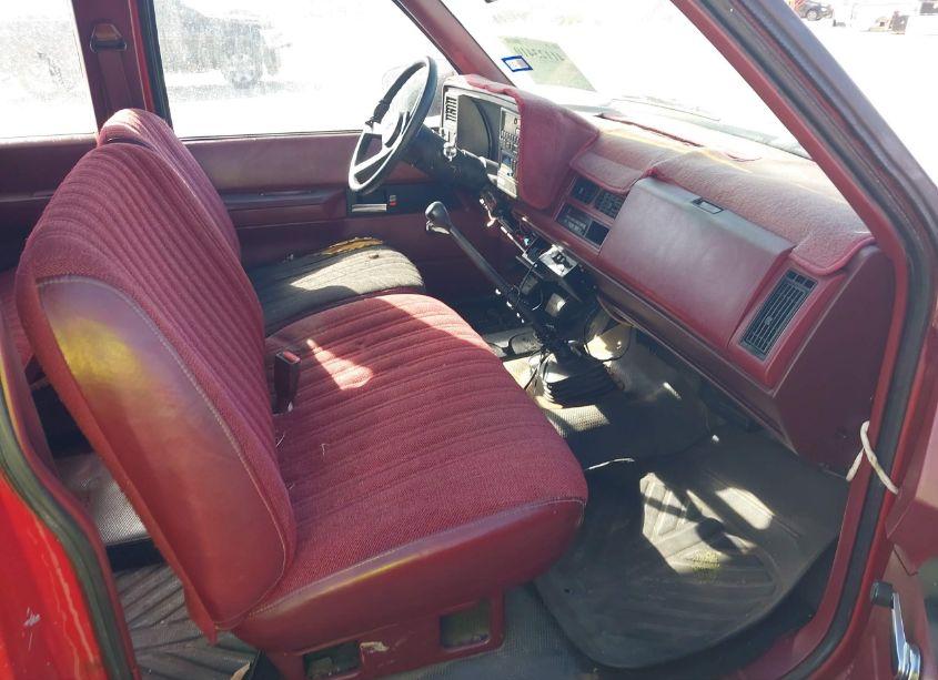 Photo 5 of 1990 Chevrolet Gmt-400 C1500 (VIN 2GCEC19K4L1108721)