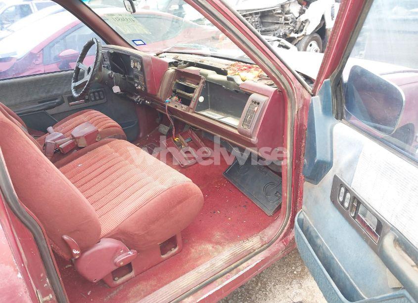 Photo 5 of 1992 Chevrolet Gmt-400 C1500 (VIN 2GCEC19K5N1206286)